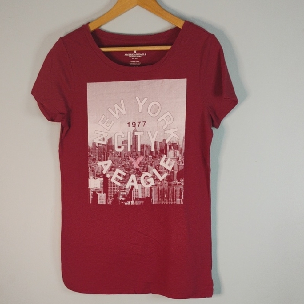 American Eagle Outfitters Women's Size L New York City Skyline T-Shirt Red